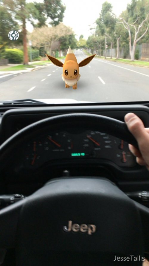 93505_CmqX40hWIAAOzLC_1